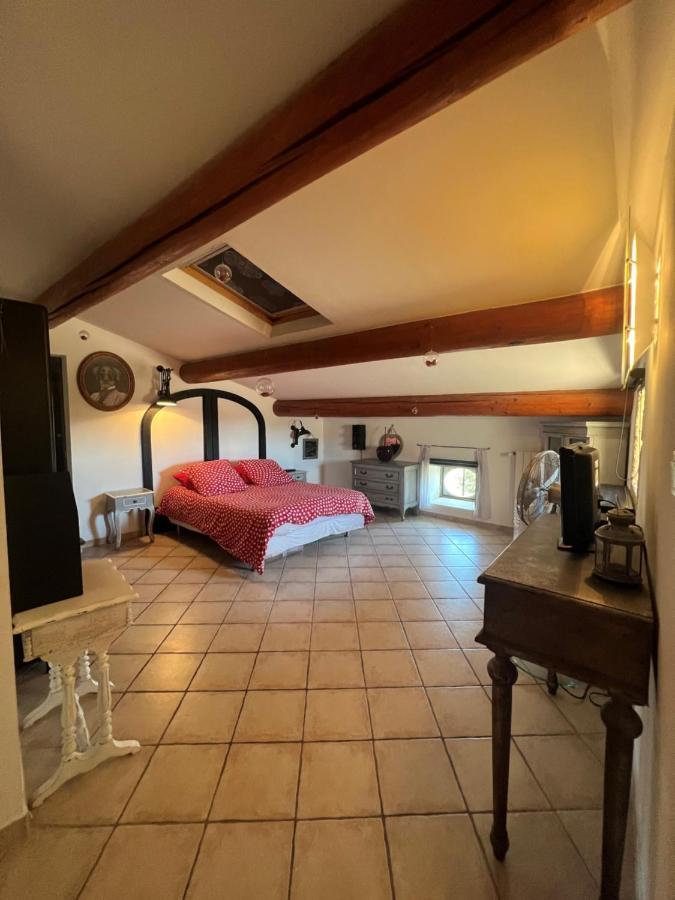 Maison D'Hotes Le Mas De Lila Вер-Пон-дю-Гар Екстер'єр фото